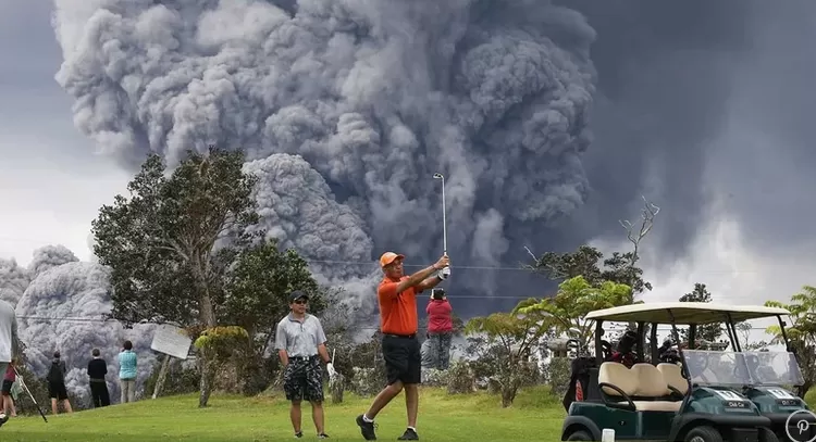 火山之畔的优雅挥杆：在夏威夷基拉韦厄的烈焰旁挑战十八洞-第1张图片-康盛风体育资讯官网 - 专业体育赛事报道与运动服饰潮流指南平台