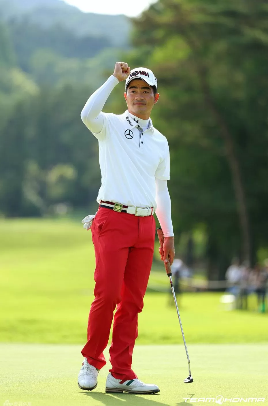 梁文冲十五载东瀛圆梦勇夺日巡大满贯创历史-第4张图片-康盛风体育资讯官网 - 专业体育赛事报道与运动服饰潮流指南平台