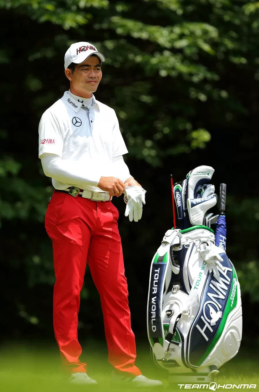 梁文冲十五载东瀛圆梦勇夺日巡大满贯创历史-第8张图片-康盛风体育资讯官网 - 专业体育赛事报道与运动服饰潮流指南平台