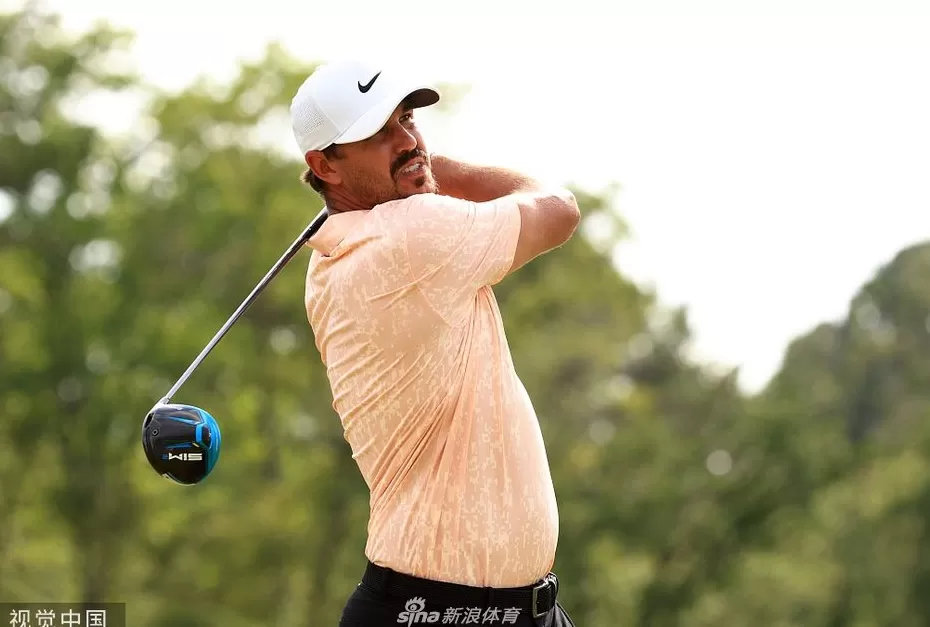 棕榈锦标赛首轮爆冷，罗奇力压群雄，约翰逊紧追其后-第6张图片-康盛风体育资讯官网 - 专业体育赛事报道与运动服饰潮流指南平台