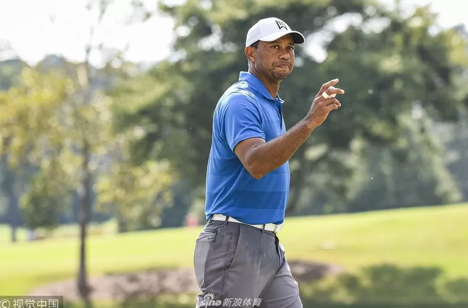 王者归来伍兹领先三杆剑指巡回锦标赛冠军荣耀-第1张图片-康盛风体育资讯官网 - 专业体育赛事报道与运动服饰潮流指南平台 王者归来伍兹领先三杆剑指巡回锦标赛冠军荣耀-第1张图片-康盛风体育资讯官网 - 专业体育赛事报道与运动服饰潮流指南平台