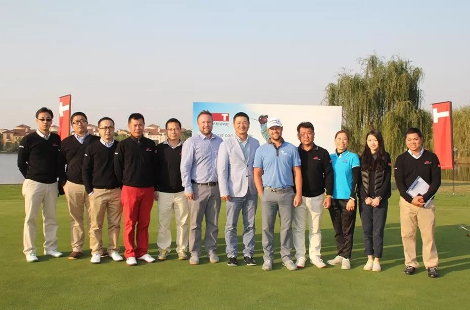 球场上的创新者：赖恩·摩尔与他的高尔夫哲学-第3张图片-康盛风体育资讯官网 - 专业体育赛事报道与运动服饰潮流指南平台