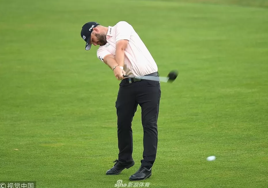 瑞典黑马惊艳巴黎国家高尔夫俱乐部领先法国公开赛次轮-第2张图片-康盛风体育资讯官网 - 专业体育赛事报道与运动服饰潮流指南平台