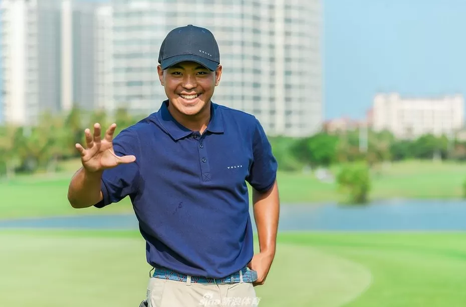 沃尔沃高尔夫挑战赛巅峰对决：宋雨轩三亚鹿回头一杆定乾坤-第2张图片-康盛风体育资讯官网 - 专业体育赛事报道与运动服饰潮流指南平台