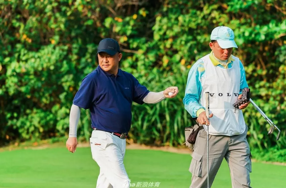 沃尔沃高尔夫挑战赛巅峰对决：宋雨轩三亚鹿回头一杆定乾坤-第7张图片-康盛风体育资讯官网 - 专业体育赛事报道与运动服饰潮流指南平台