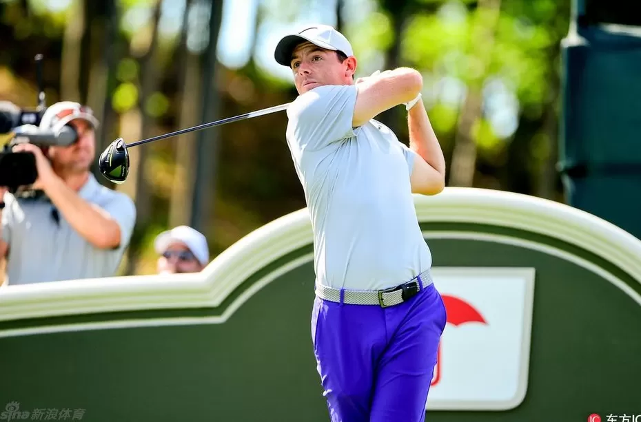 沙坑中的魔术师斯皮思逆境领跑，年轻传奇于风雨伯克戴尔铸就开门红-第2张图片-康盛风体育资讯官网 - 专业体育赛事报道与运动服饰潮流指南平台