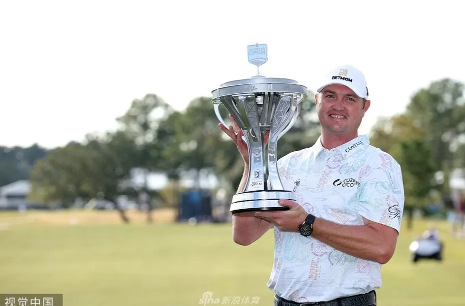 科克拉克的辉煌逆转：休斯敦公开赛的荣耀之战-第1张图片-康盛风体育资讯官网 - 专业体育赛事报道与运动服饰潮流指南平台