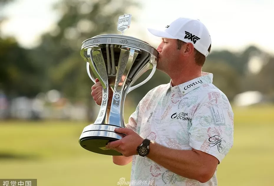 科克拉克的辉煌逆转：休斯敦公开赛的荣耀之战-第2张图片-康盛风体育资讯官网 - 专业体育赛事报道与运动服饰潮流指南平台