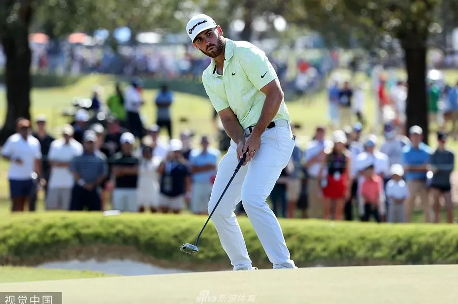 科克拉克的辉煌逆转：休斯敦公开赛的荣耀之战-第3张图片-康盛风体育资讯官网 - 专业体育赛事报道与运动服饰潮流指南平台