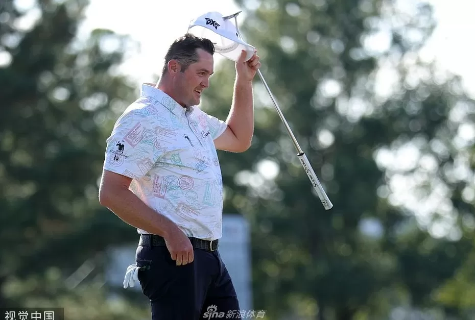 科克拉克的辉煌逆转：休斯敦公开赛的荣耀之战-第7张图片-康盛风体育资讯官网 - 专业体育赛事报道与运动服饰潮流指南平台