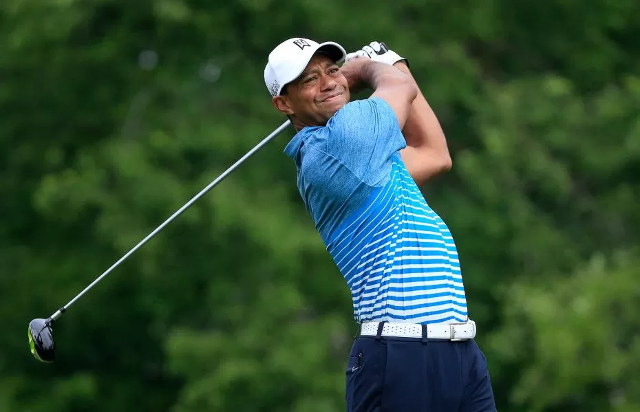 科莫教练相伴 老虎伍兹备战沉思录-第2张图片-康盛风体育资讯官网 - 专业体育赛事报道与运动服饰潮流指南平台