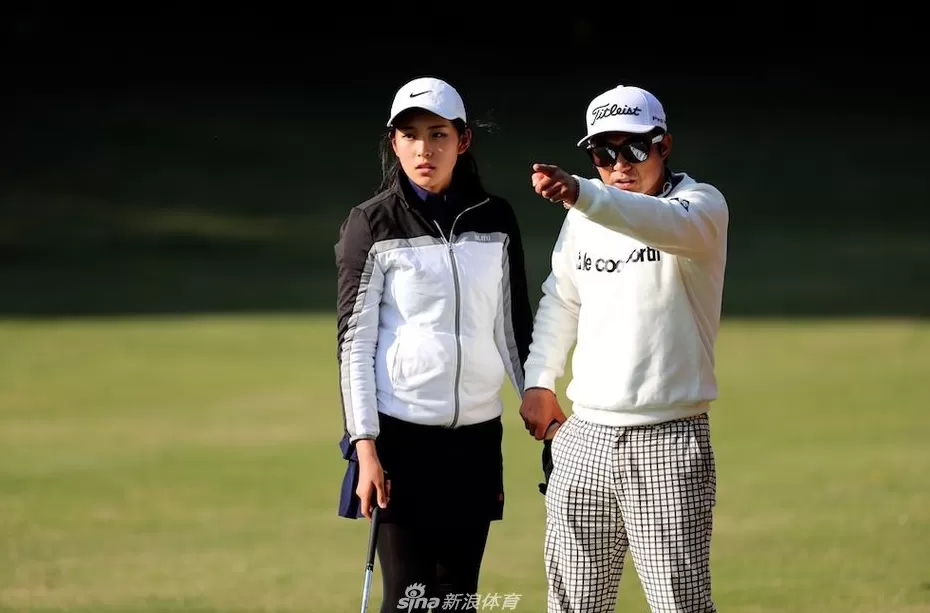 穗城绿茵展英姿 少年挥杆逐梦时-第3张图片-康盛风体育资讯官网 - 专业体育赛事报道与运动服饰潮流指南平台